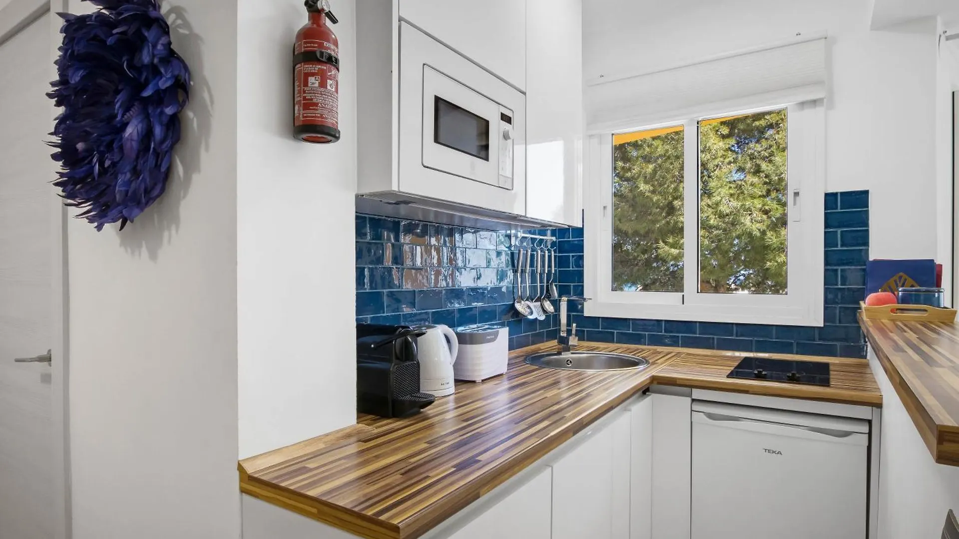 Shiny Studio With Pool & Carihuela Beach At 500M Torremolinos Appartement